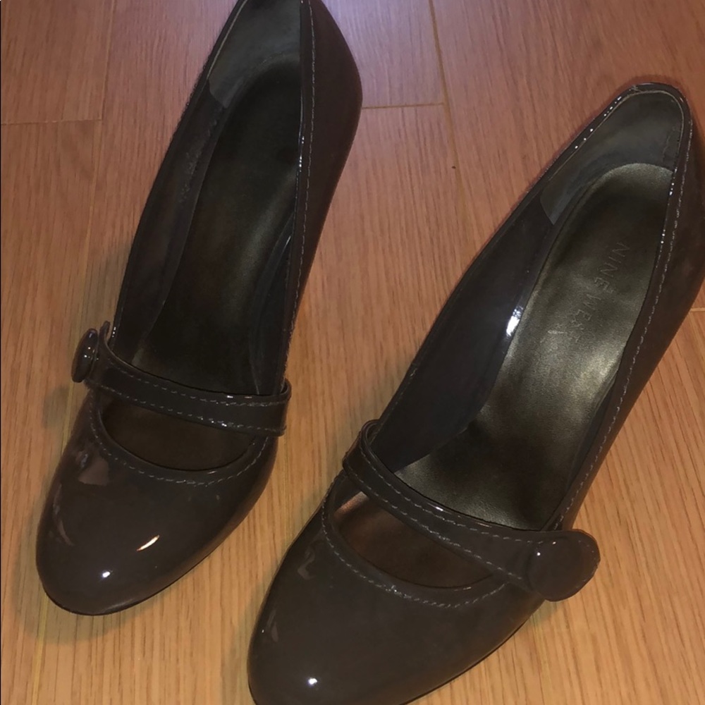 Gray patent leather Mary Jane pumps